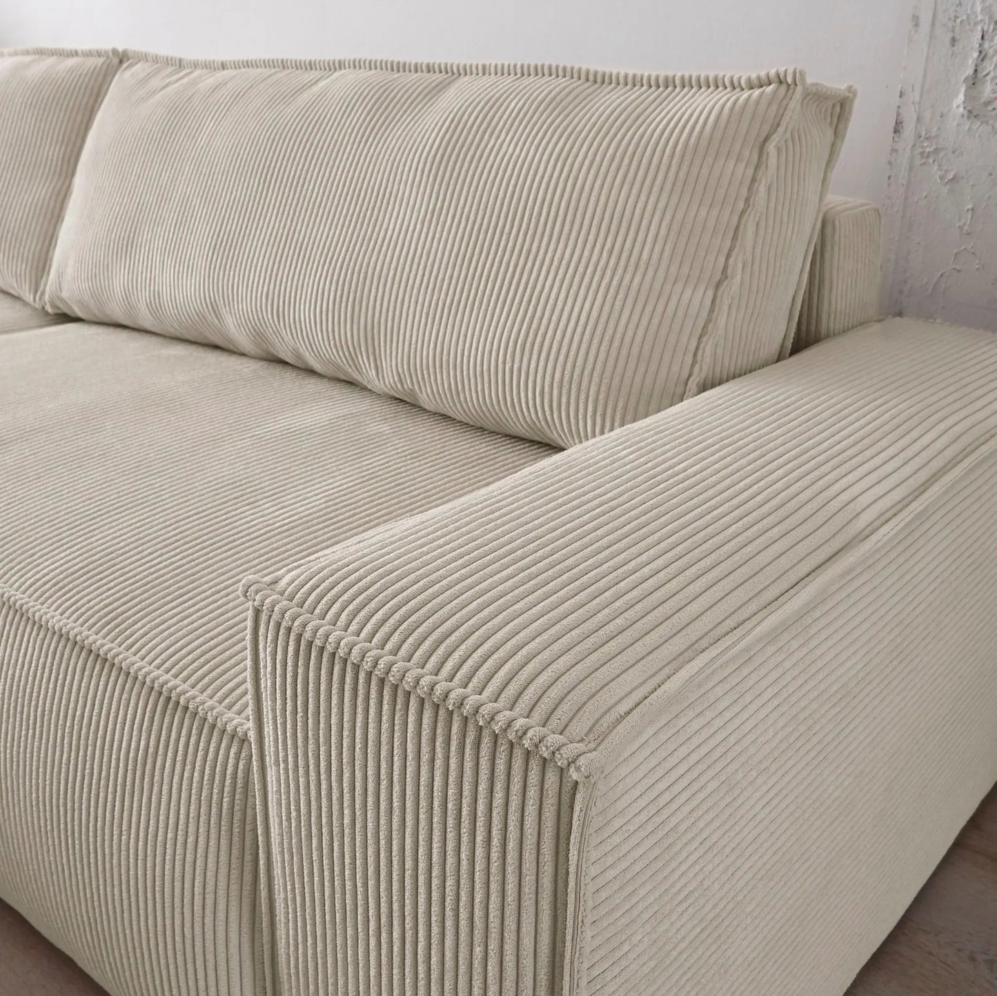 Detailbild Armlehne Beiges Ecksofa mit Cordbezug