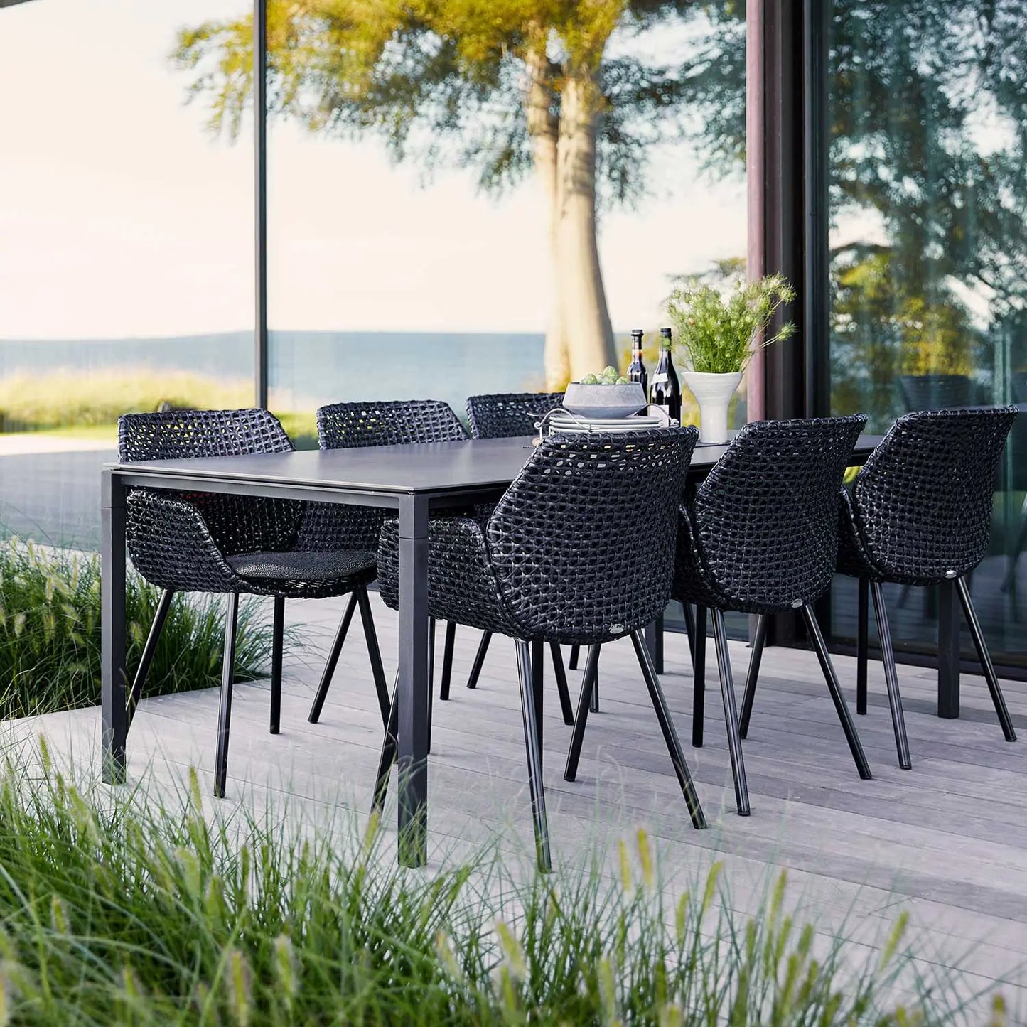 Gartenstuhl mit Armlehnen anthrazit