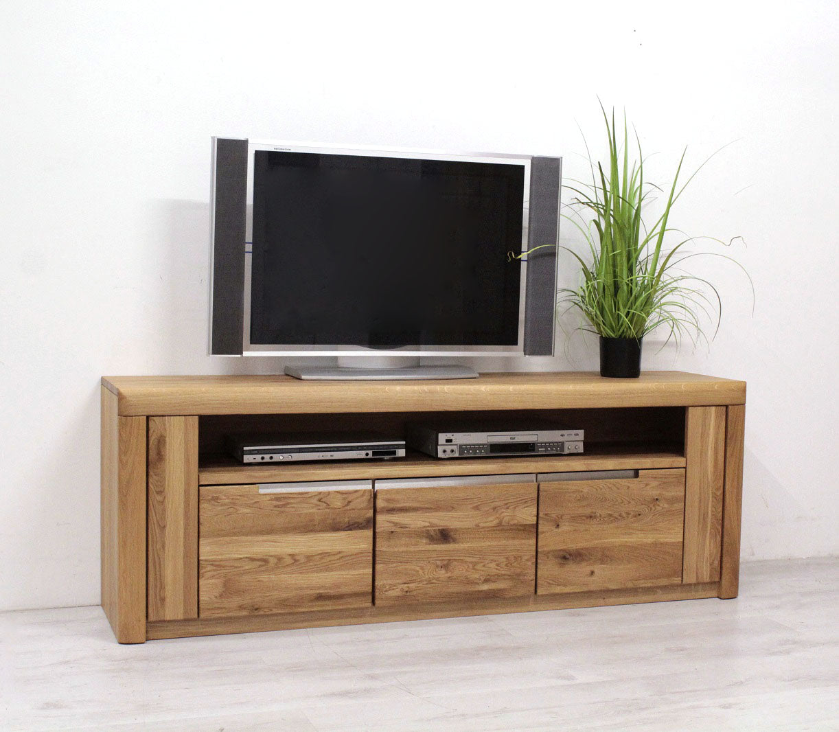 TV-Anrichte Wildeiche massiv - Solido