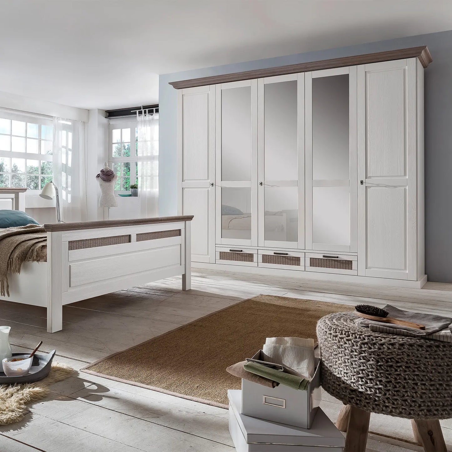 kleiderschrank lugano in pinie weiß landhausstil mit spiegel