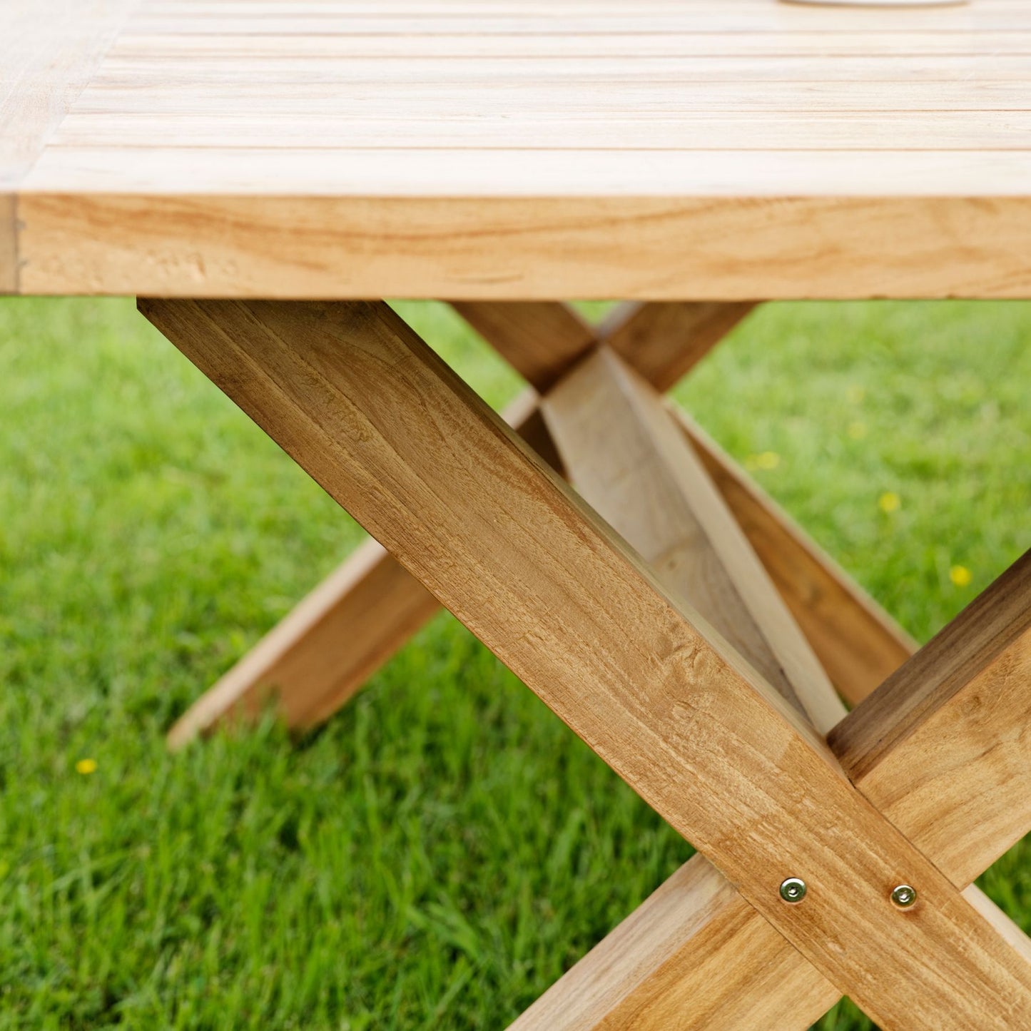 Outdoor Esstisch aus Teakholz mit X-Fuß