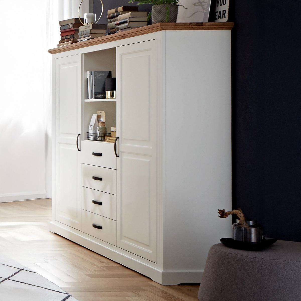 Highboard im Landhausstil
