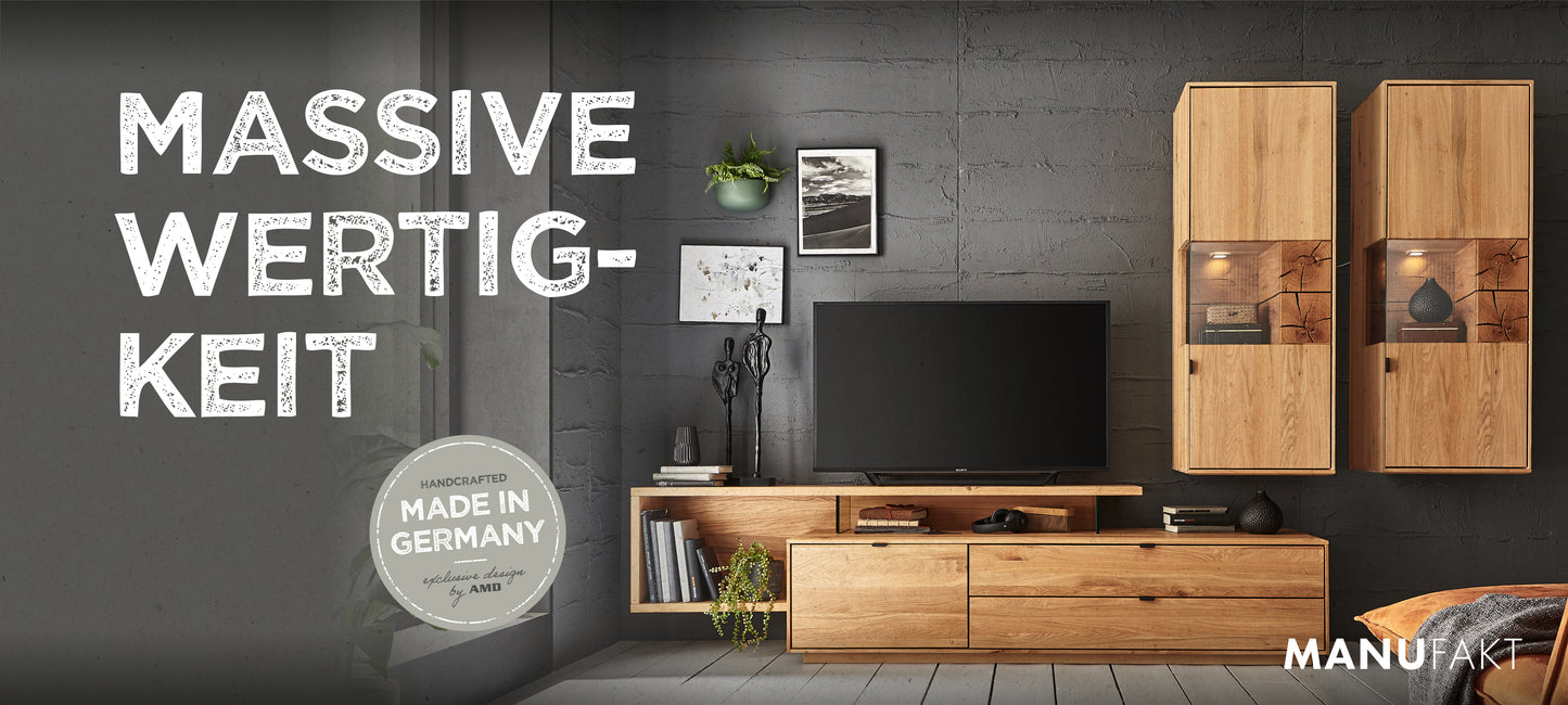 Manufakt Werbung mit Möbeln, Made in Germany Stempel und der Headline: Massive Wertigkeit
