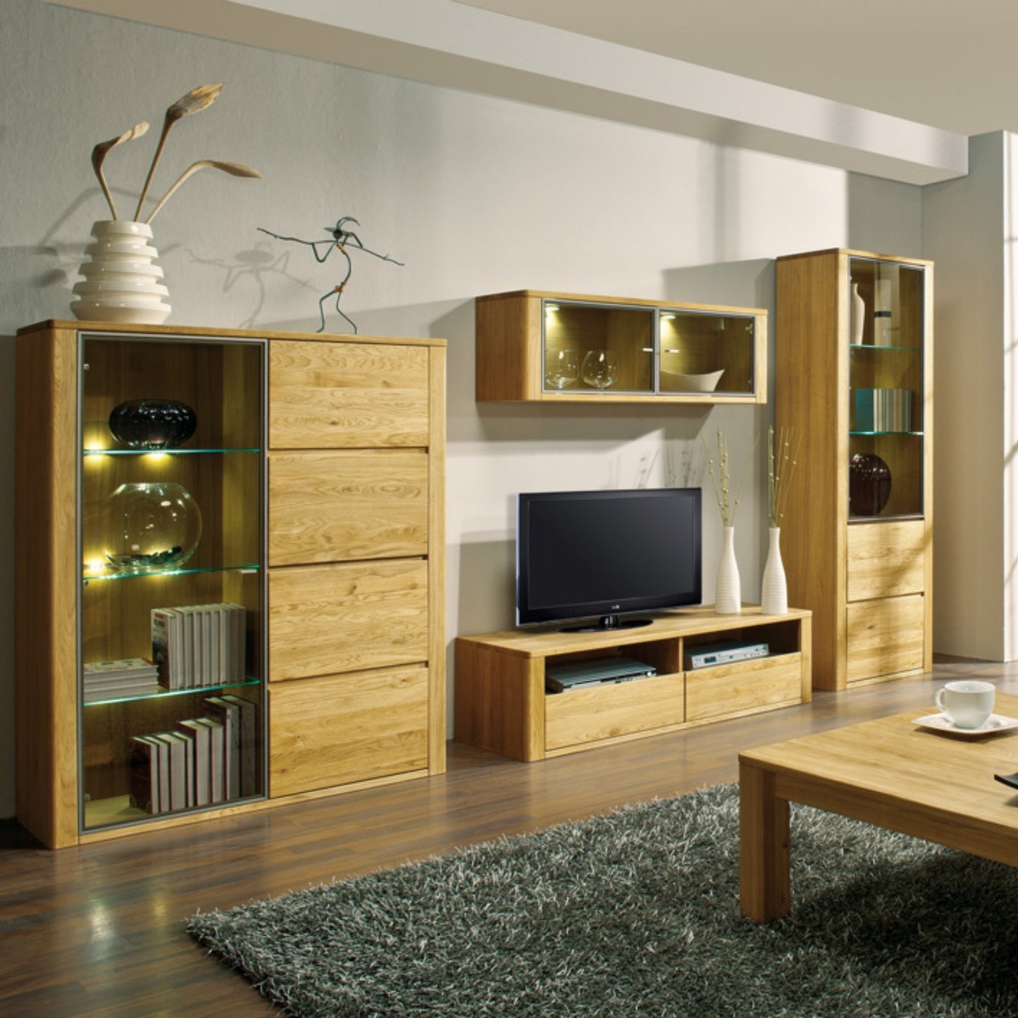 Wohnzimmermöbel aus massiver Eiche im Wohnzimmer