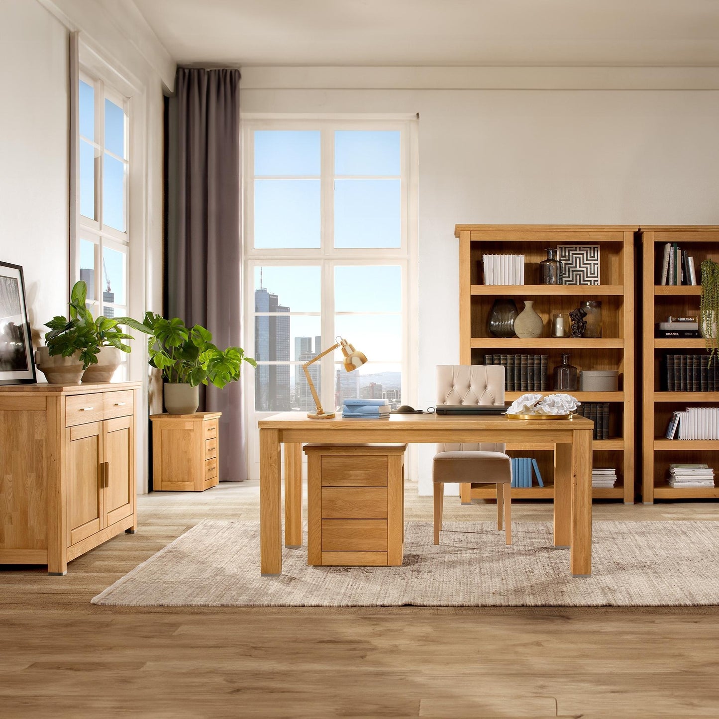 Wohnzimmer und Büromöbel aus massiver Eiche
