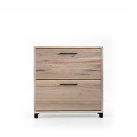 Schuhschrank mit zwei Türen aus Holz mit schwarzen Details