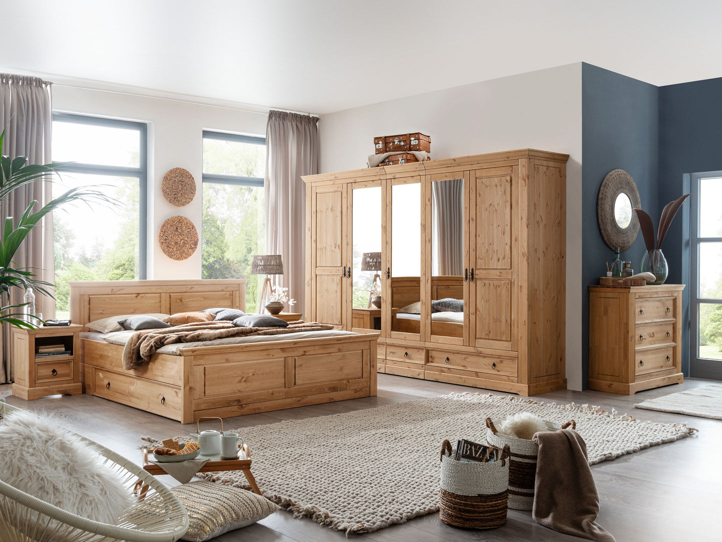 
                  
                    Holzbank Kiefer massiv eichefarbig - Baltic
                  
                
