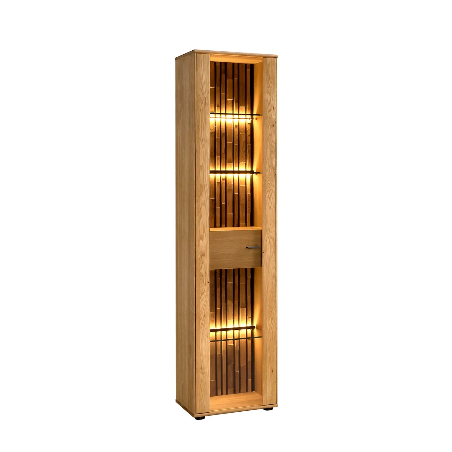 Vitrine aus Holz mit Beleuchtung und dekorativen Holzdetails