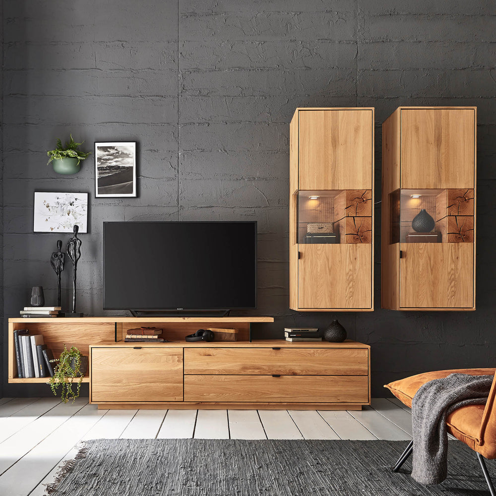 Wohnwand Kombination aus TV-Board und zwei Hängeschränken
