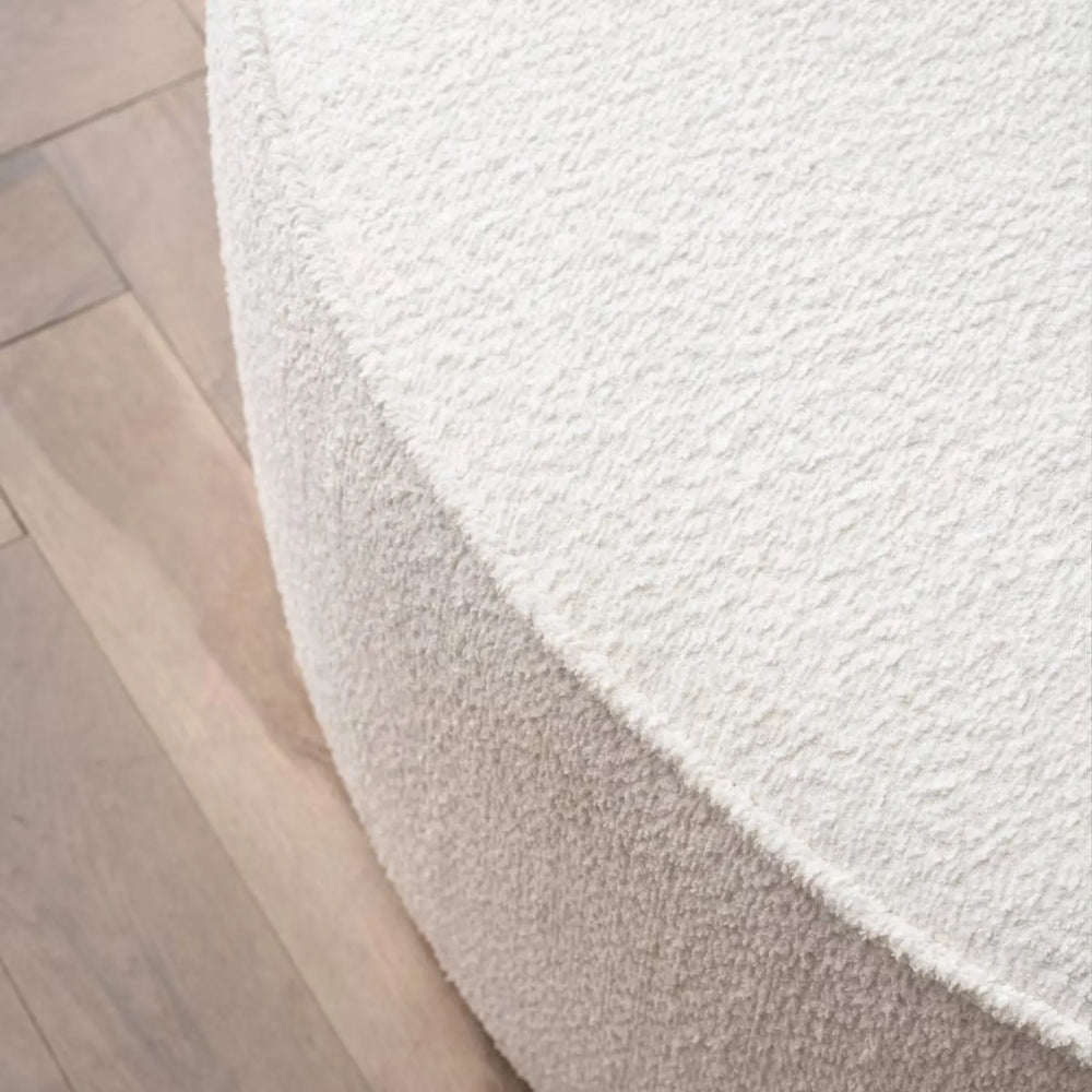 
                  
                    Runder XXL Sessel in creme mit Bouclé Stoffbezug Detailbild
                  
                