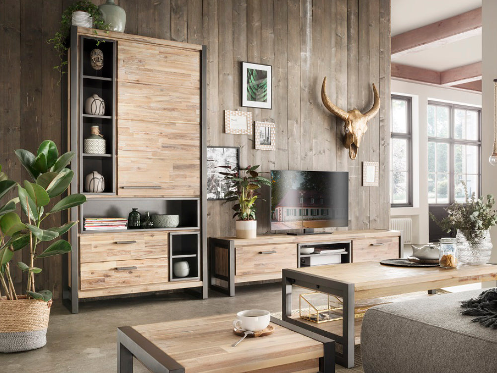 Wohnzimmer eingerichtet mit Akazien Holz Möbeln