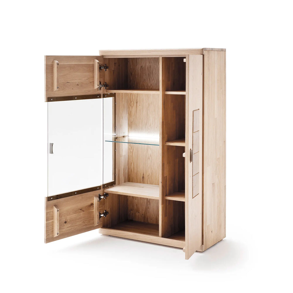 
                  
                    Highboard aus massive Eiche mit Beleuchtung
                  
                