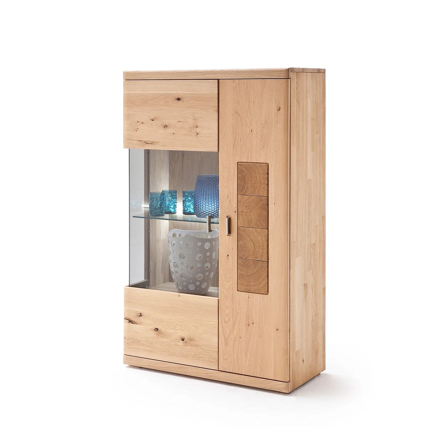 Highboard aus massive Eiche mit Beleuchtung