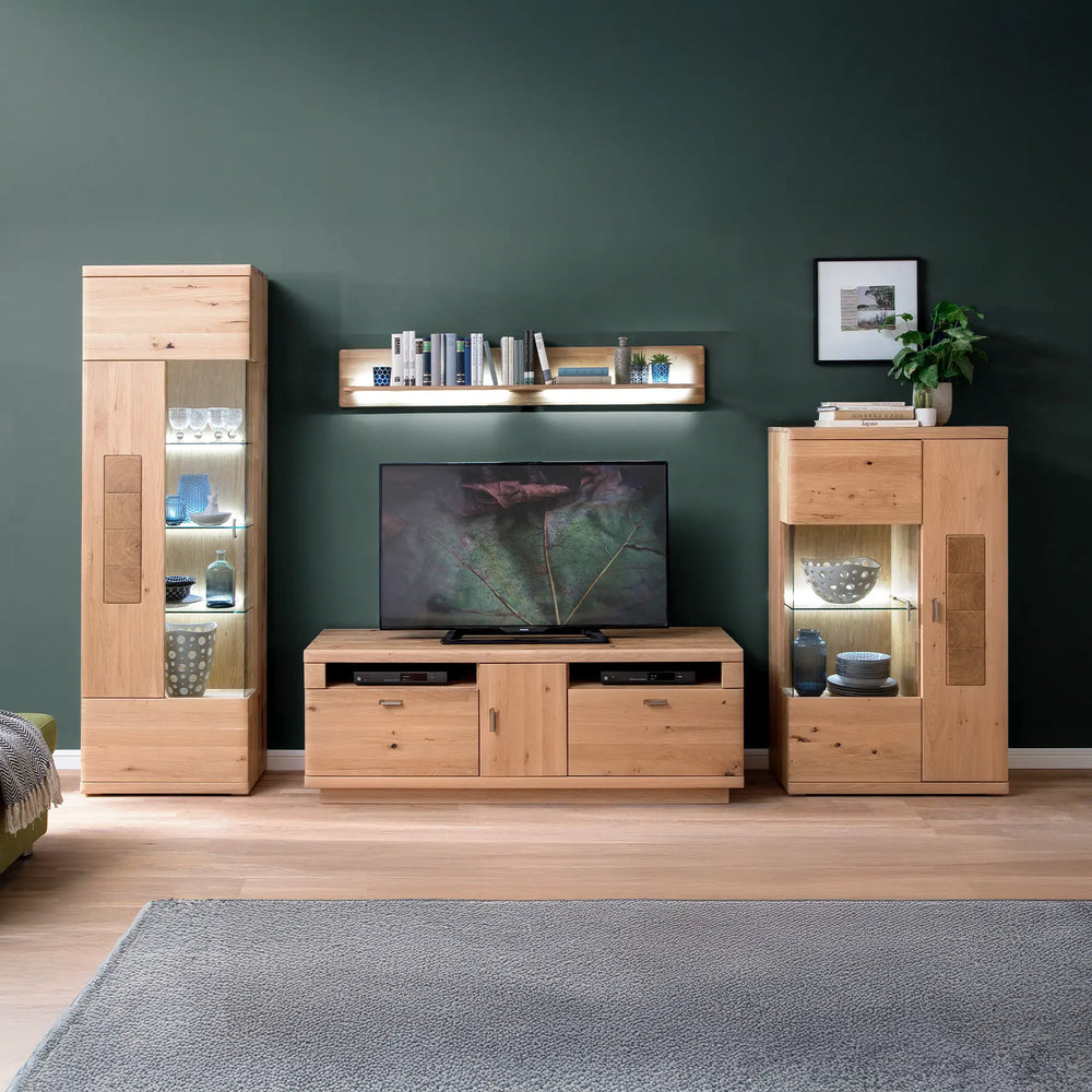 
                  
                    Massive Eiche Wohnwand bestehend aus Vitrine, Wandboard, Lowboard und Highboard 
                  
                
