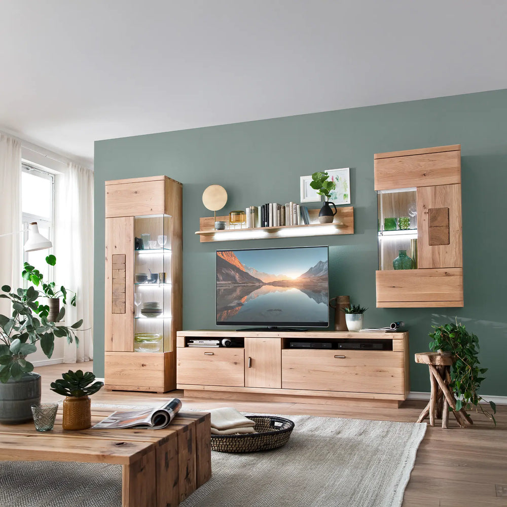 
                  
                    Massive Eiche Wohnwand bestehend aus Vitrine, Wandboard, TV-Element und Hängeschrank
                  
                