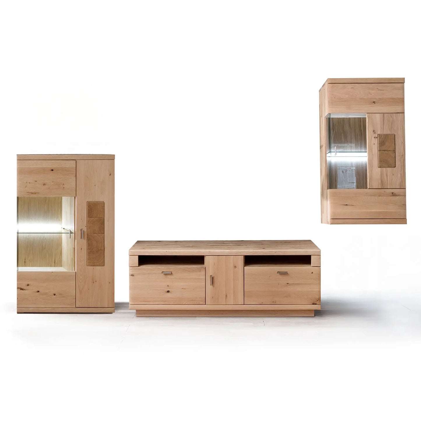 3-teilige Wohnwand aus massiver Eiche bestehend aus Highboard, TV-Anrichte und Hängeschrank