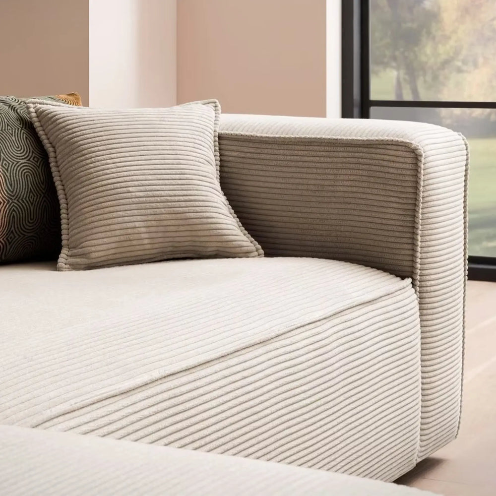 
                  
                    XXL Ecksofa mit Cordbezug in hellbeige
                  
                
