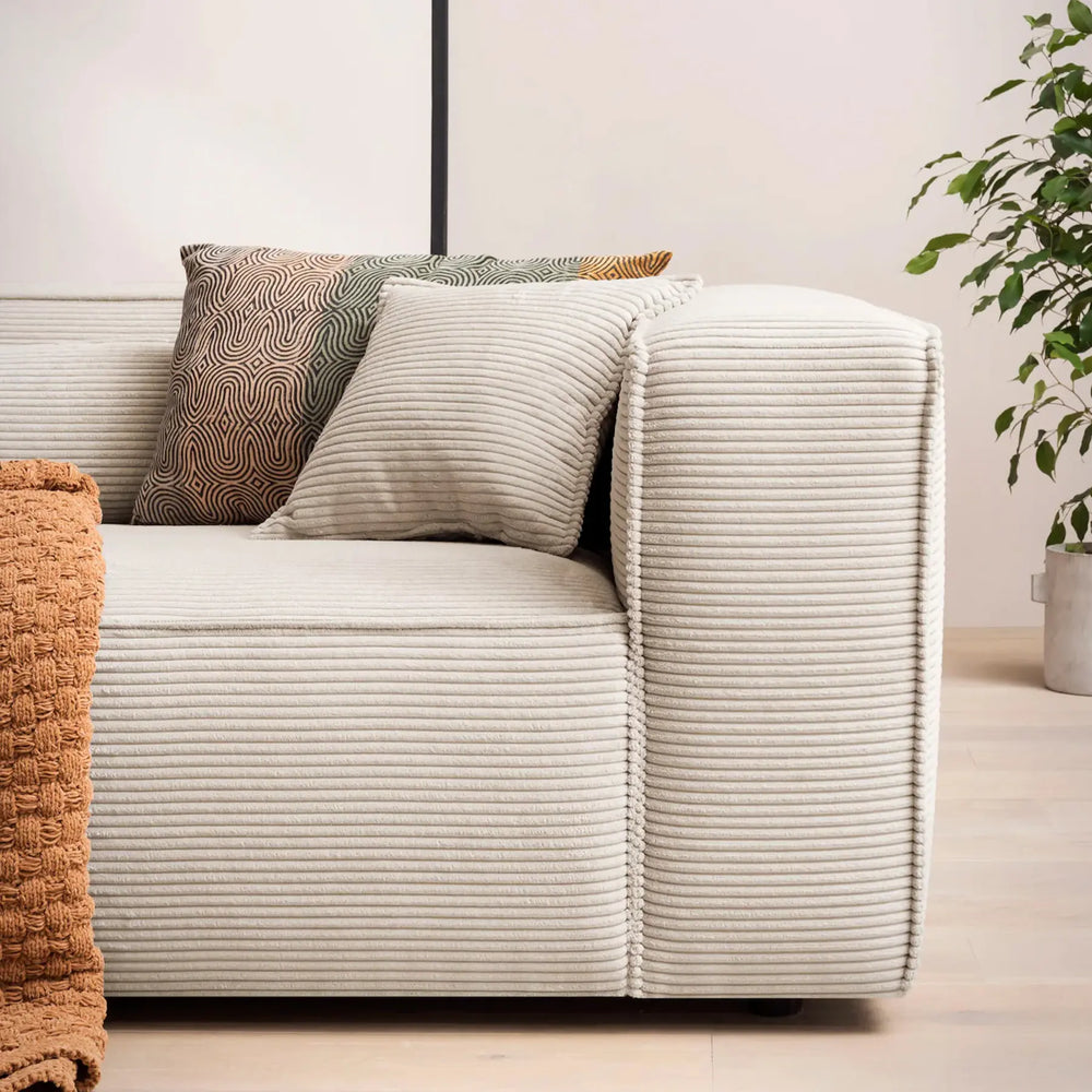 
                  
                    XXL Ecksofa mit Cordbezug in hellbeige
                  
                