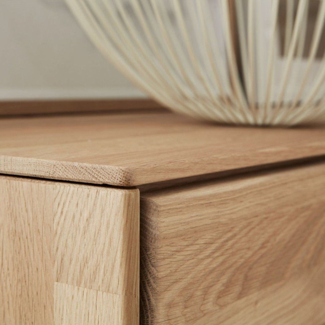 
                  
                    Highboard Wildeiche massiv Wöstmann Menora - Messemuster
                  
                