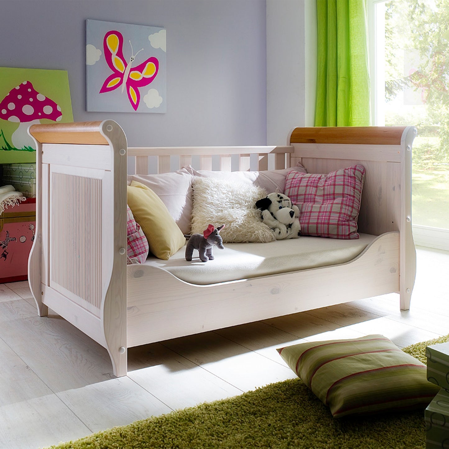 
                  
                    Helsinki Babybett umgebaut zum Kinderbett mit Juniorbettseiten
                  
                