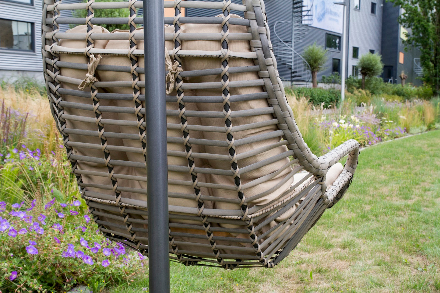 
                  
                    Relax- Hängesessel / Gartensessel Polyrattan taupe - Sandy
                  
                
