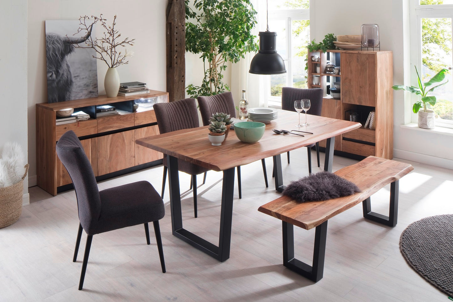 
                  
                    Sideboard Akazie massiv natur Baumkante - Calabria
                  
                
