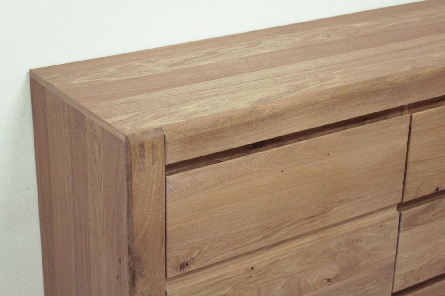 
                  
                    Sideboard 3 trg. Front Eiche Bianco massiv - Ponto
                  
                