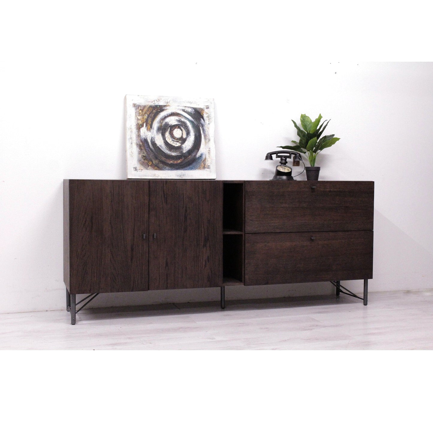 
                  
                    Sideboard Eiche Front massiv walnuss - Cavalli
                  
                