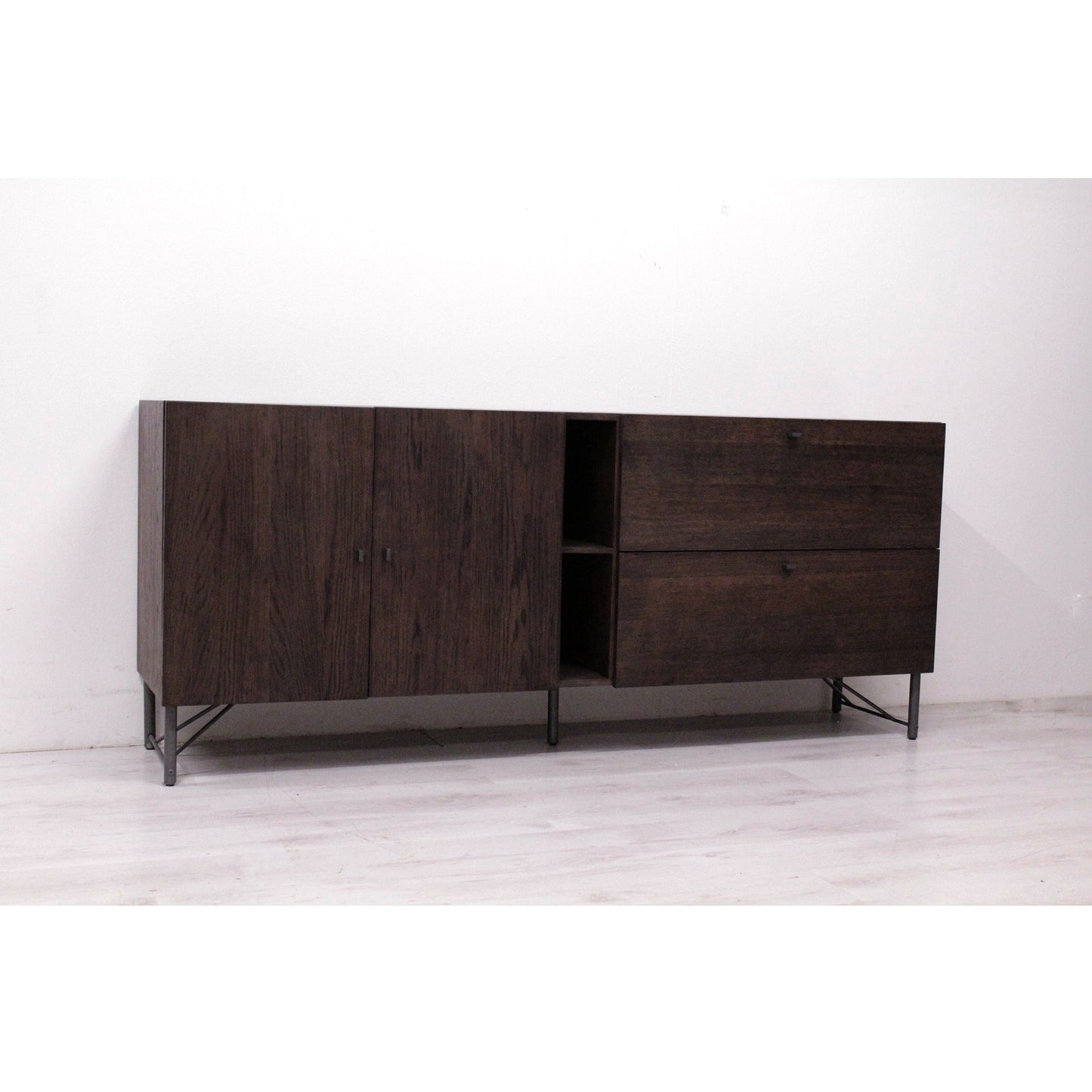 
                  
                    Sideboard Eiche Front massiv walnuss - Cavalli
                  
                