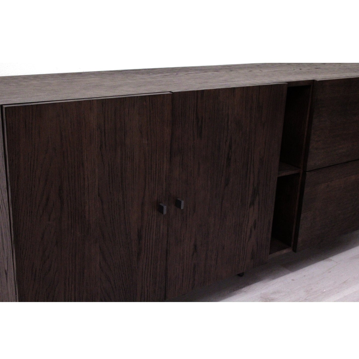 
                  
                    Sideboard Eiche Front massiv walnuss - Cavalli
                  
                
