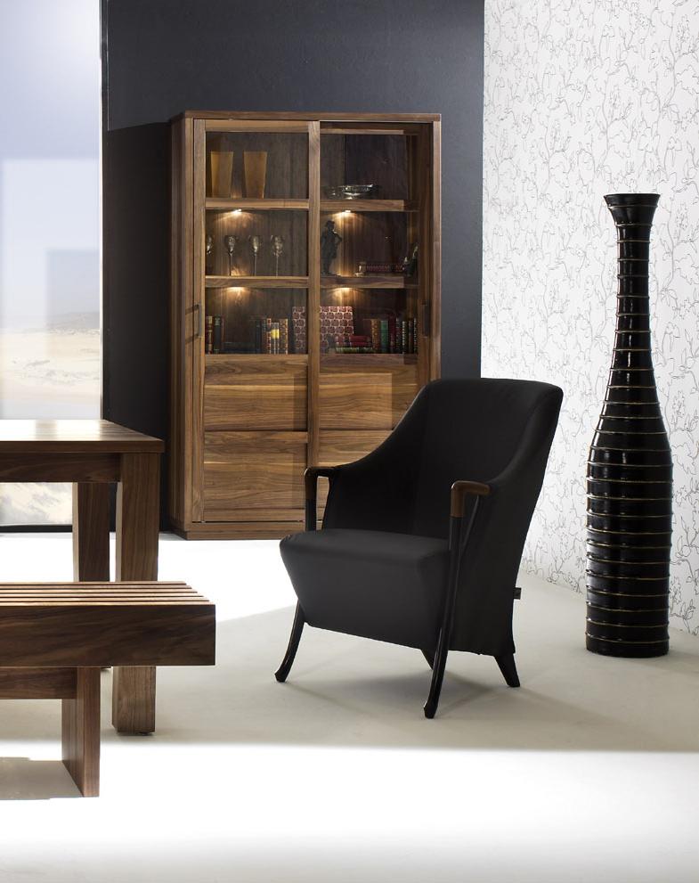 
                  
                    Vitrine Nussbaum massiv - CubaLibre
                  
                