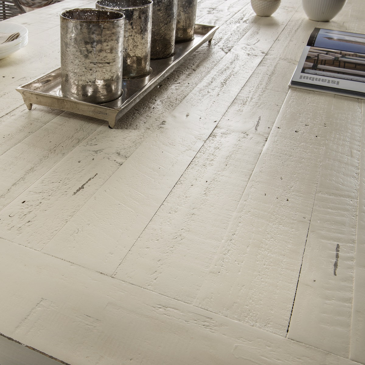 
                  
                    Fernsehschrank Pinie massiv recycelt white wash - History
                  
                
