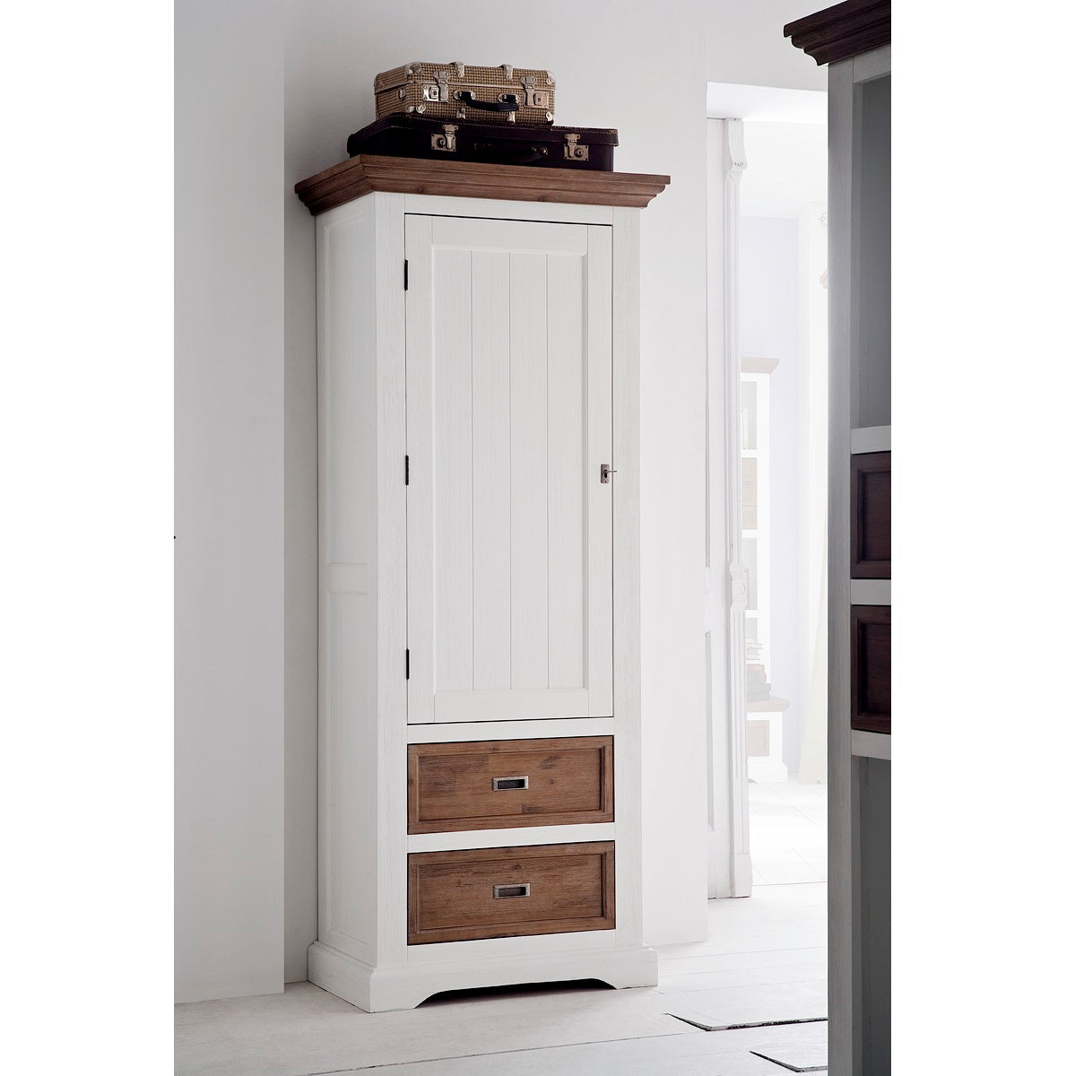 
                  
                    Schrank Akazie massiv weiß / cappuccino Landhaus Fleur
                  
                