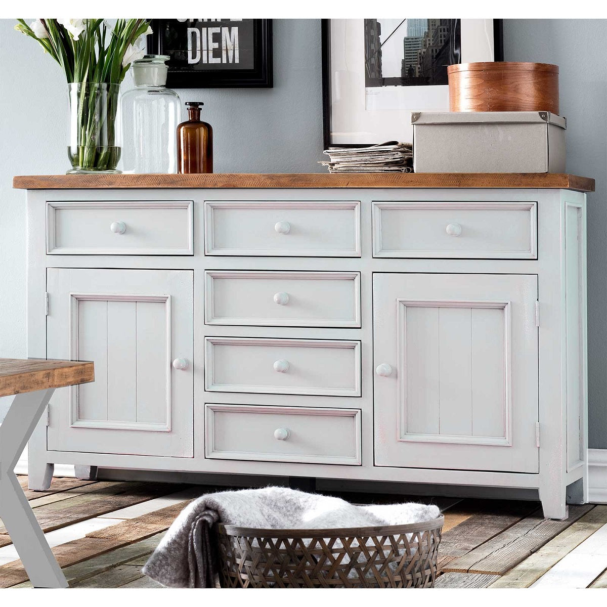 
                  
                    Sideboard Pinie massiv recycelt Weiss / Natur Landhaus Byron
                  
                