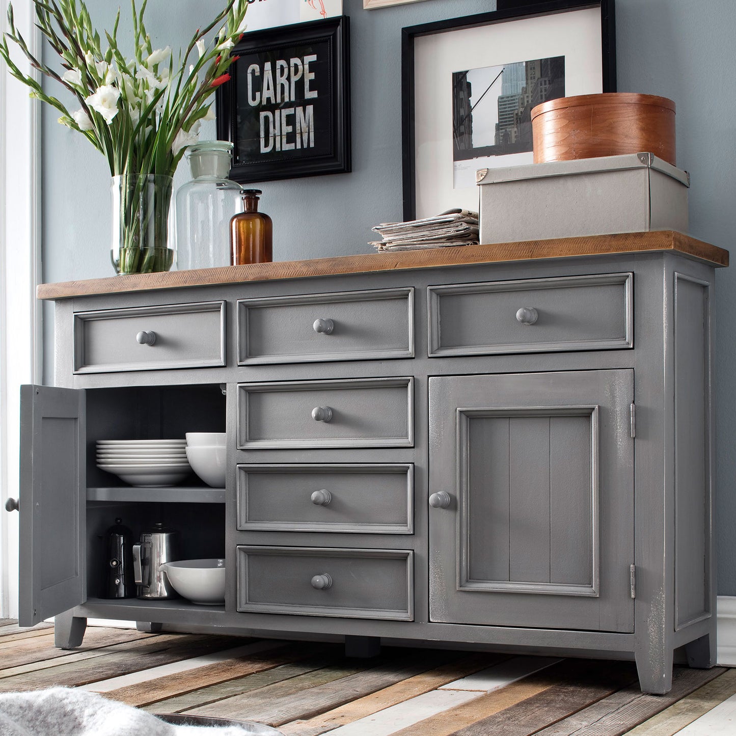 
                  
                    Sideboard Pinie massiv recycelt Grau / Natur Landhaus Byron
                  
                