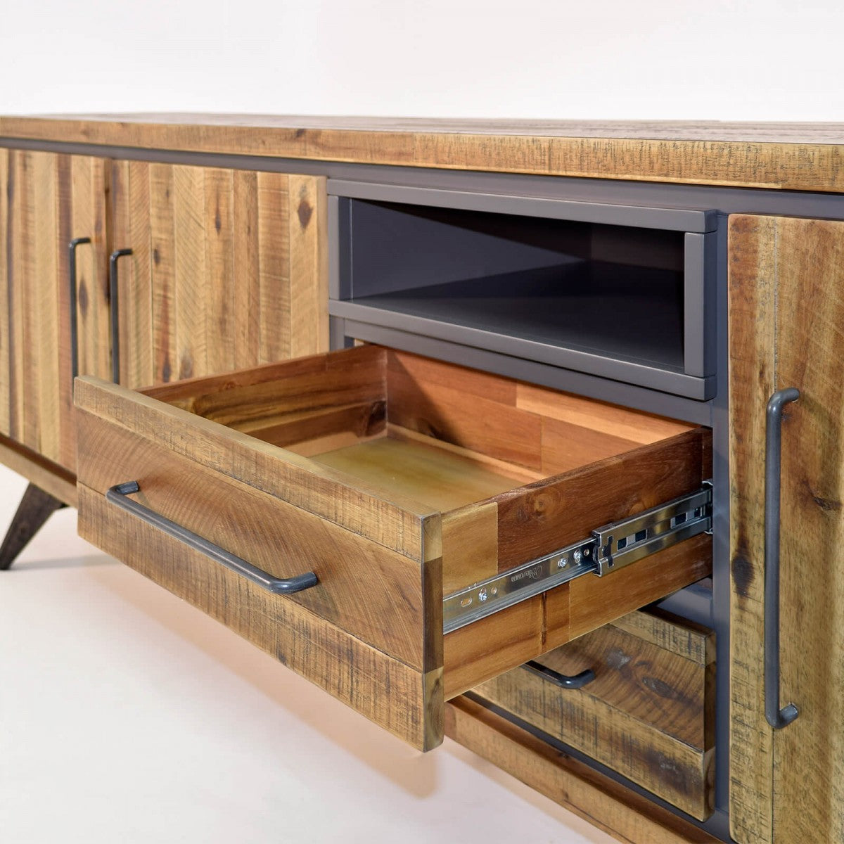
                  
                    Big Sideboard Akazie massiv / Metall Vintage-Look Tati
                  
                