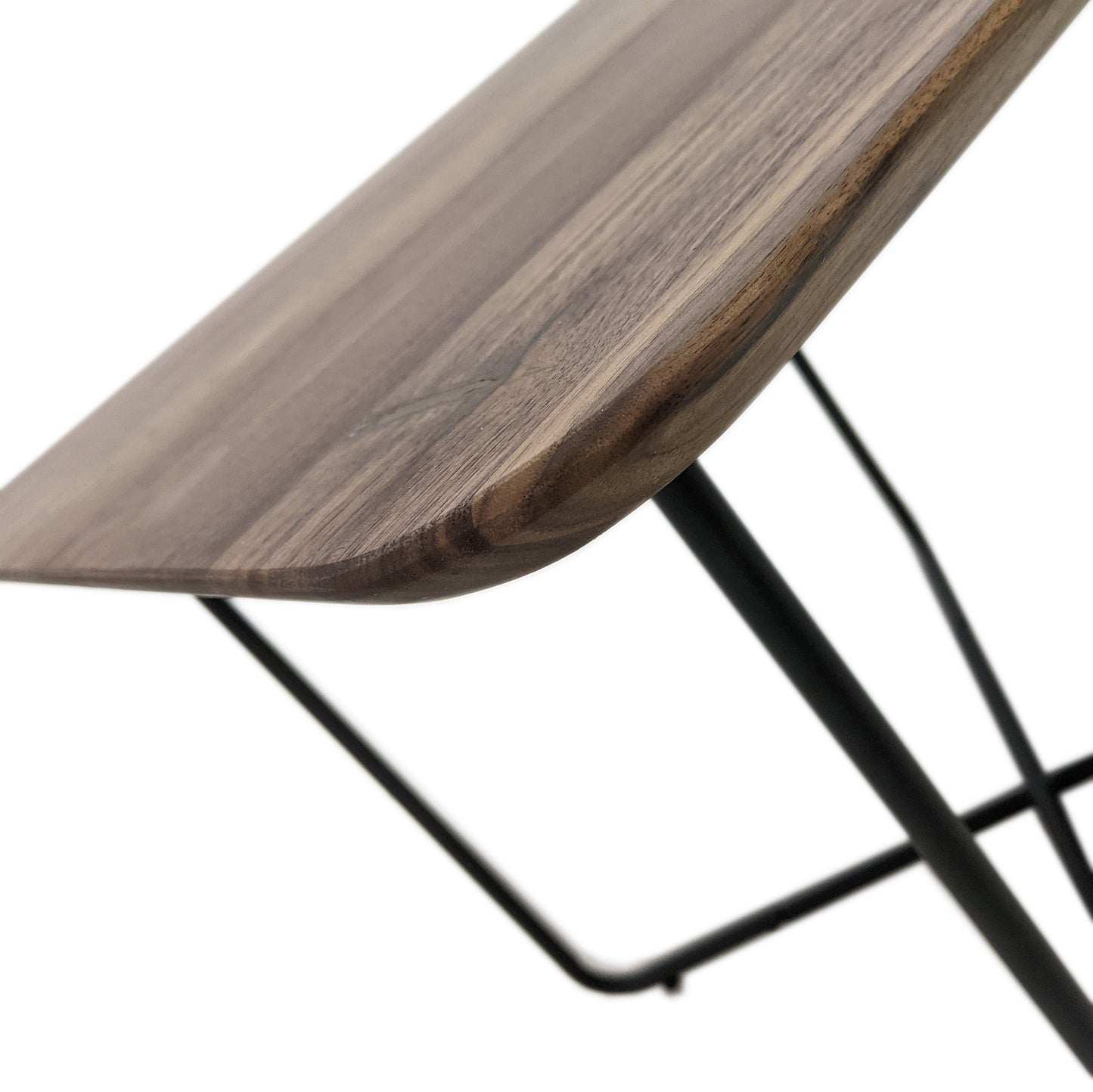 
                  
                    Couchtisch 69 x 58 cm Nussbaum massiv / Metall - Waru
                  
                