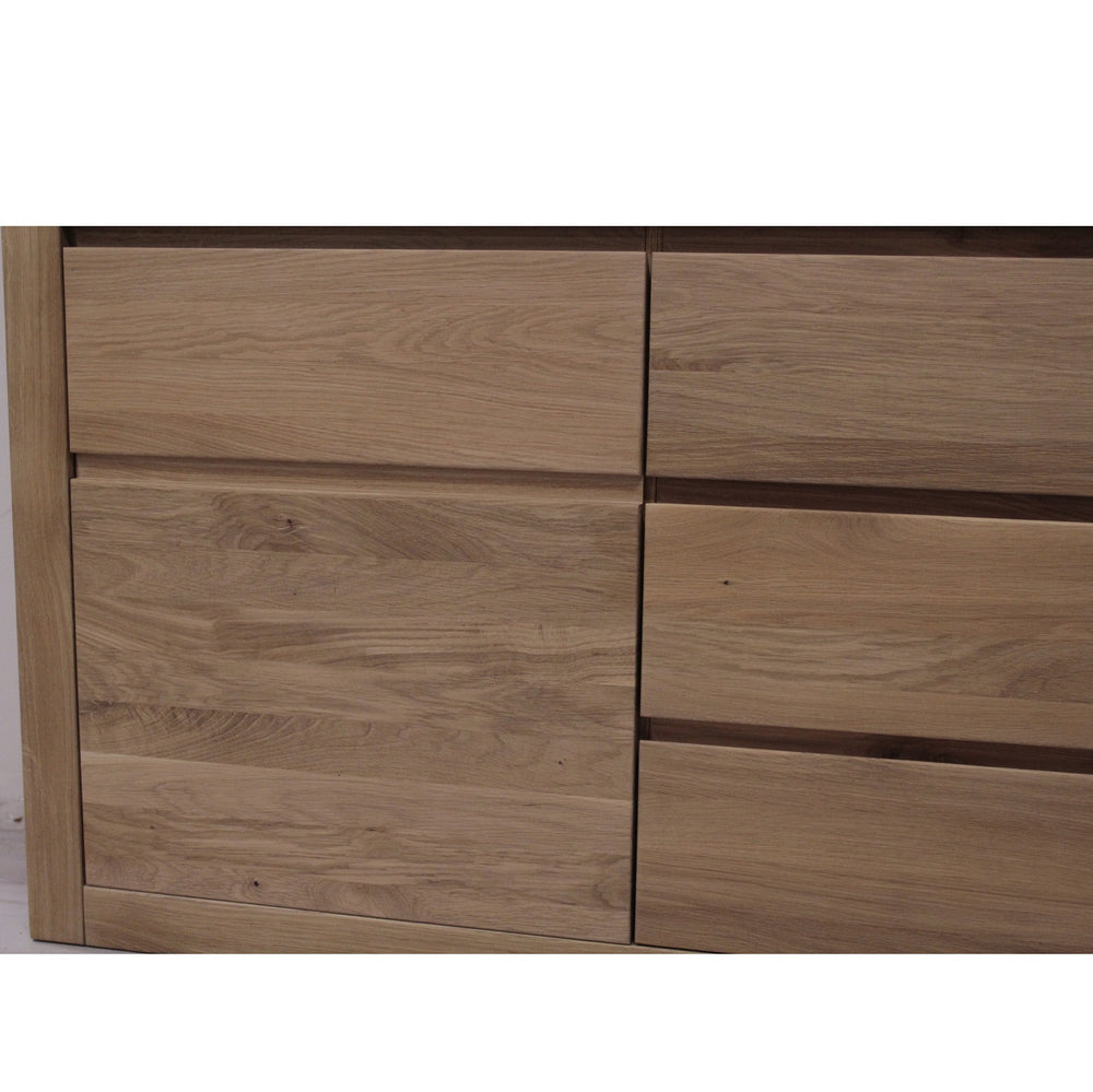
                  
                    Vitrine Front Eiche Bianco massiv - Ponto
                  
                
