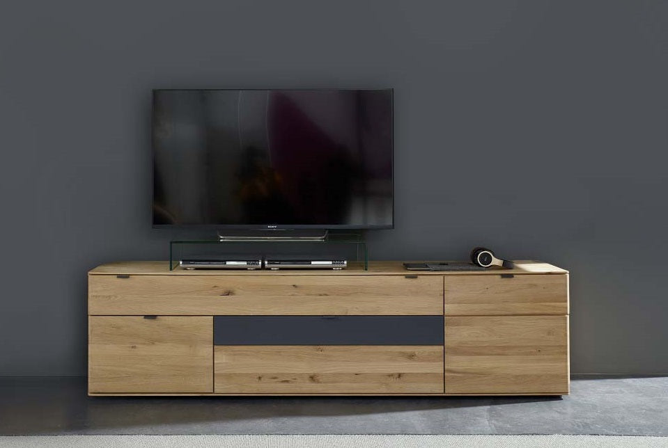 
                  
                    TV-Schrank Asteiche Bianco massiv geölt / gewachst - Artos
                  
                