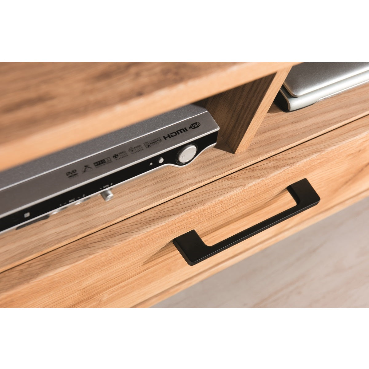 
                  
                    Fernsehschrank Eiche Front massiv natur geölt / Metall - Lagos
                  
                