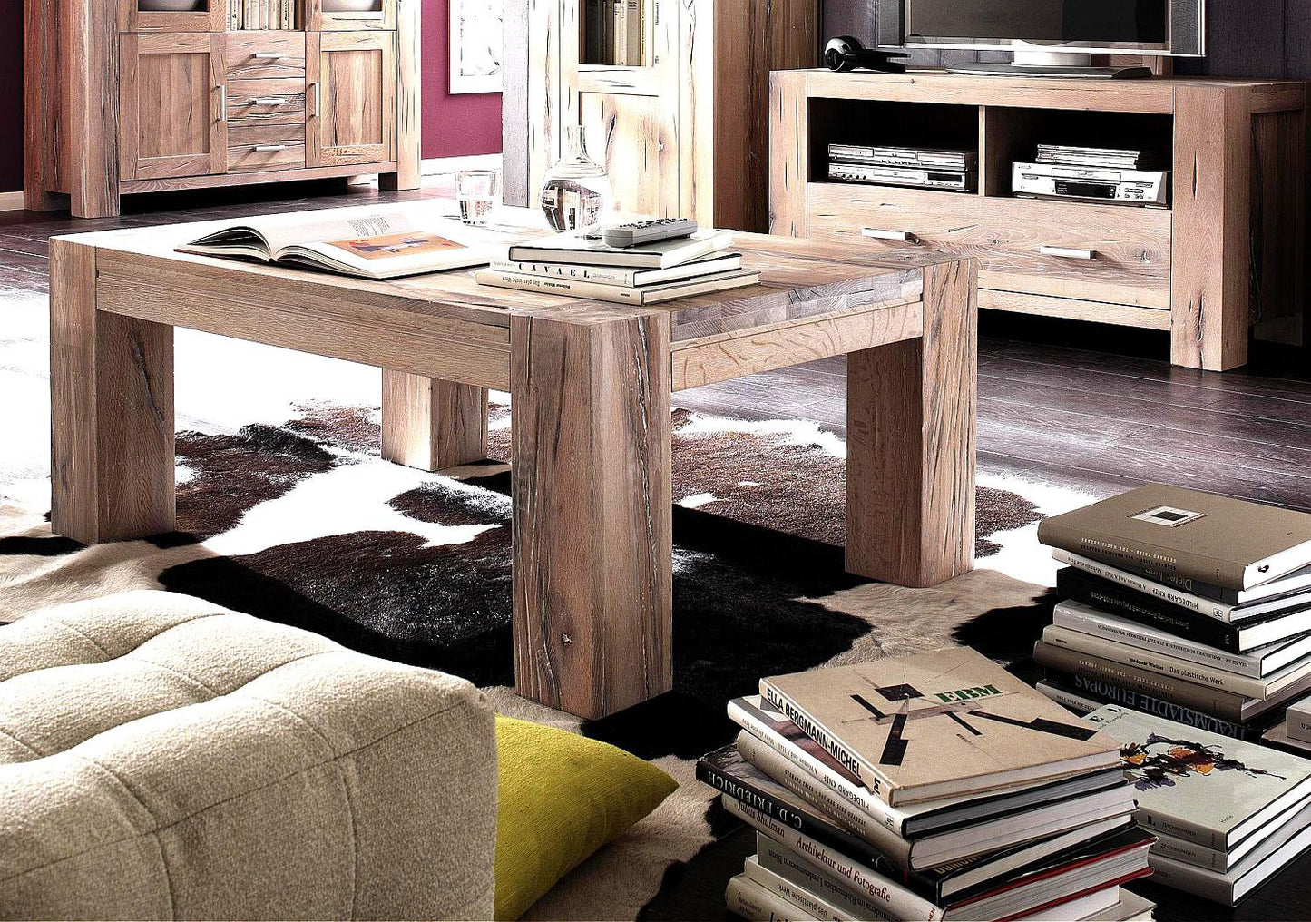 
                  
                    Couchtisch Eiche massiv 120 x 70 cm Weiß gekälkt Braxton
                  
                