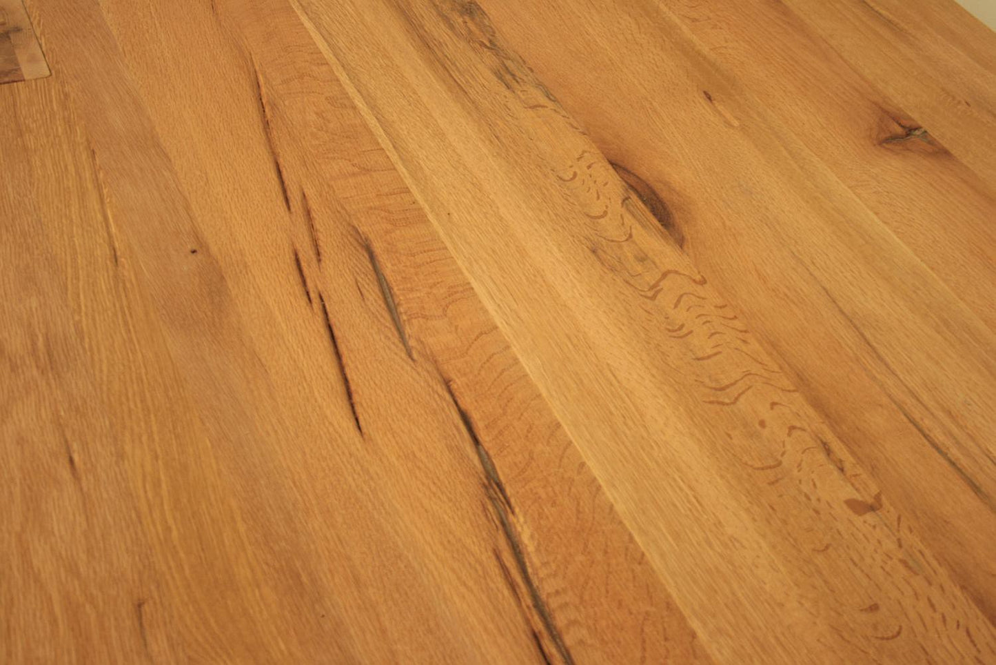 
                  
                    Couchtisch 90 x 90 cm Eiche massiv Natur geölt Braxton
                  
                