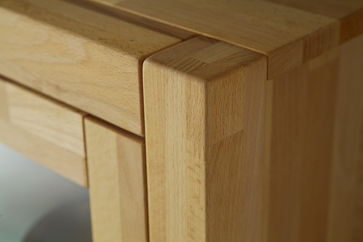 
                  
                    Highboard Kernbuche massiv geölt keilverzinkt Svenja
                  
                
