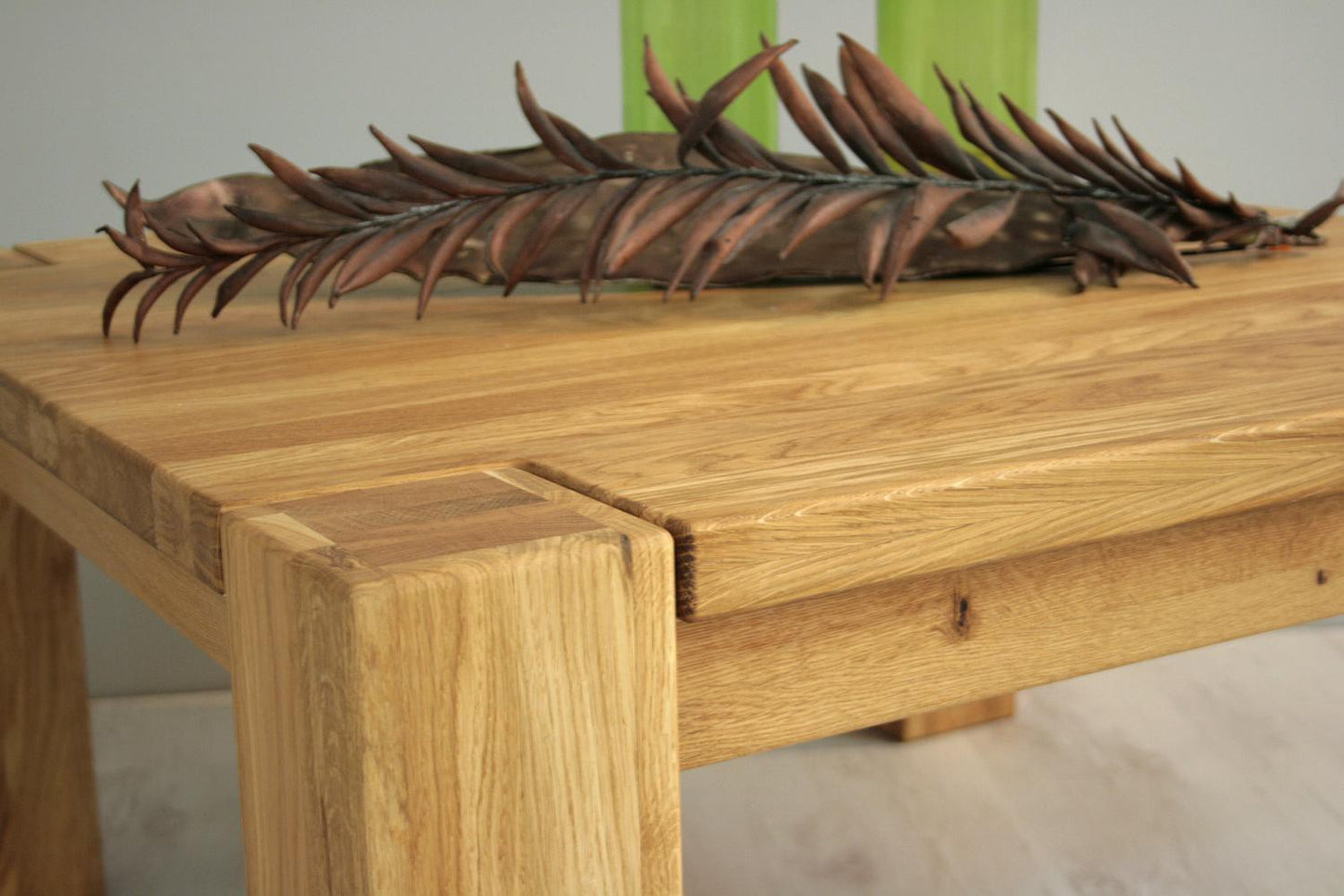 
                  
                    Couchtisch Eiche massiv geölt 90 x 90 Magnus - 04370131
                  
                