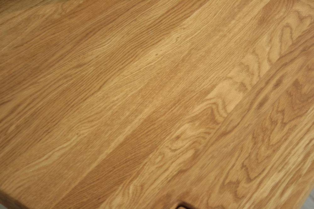 
                  
                    Couchtisch Eiche massiv geölt 90 x 90 Magnus - 04370131
                  
                
