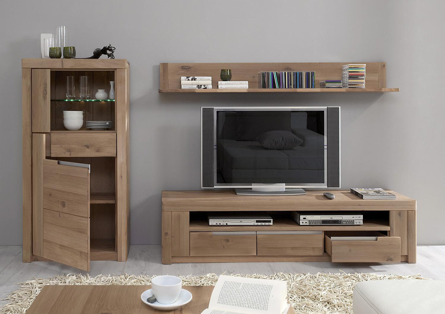 
                  
                    TV Wohnwand Wildeiche massiv geölt Solido
                  
                