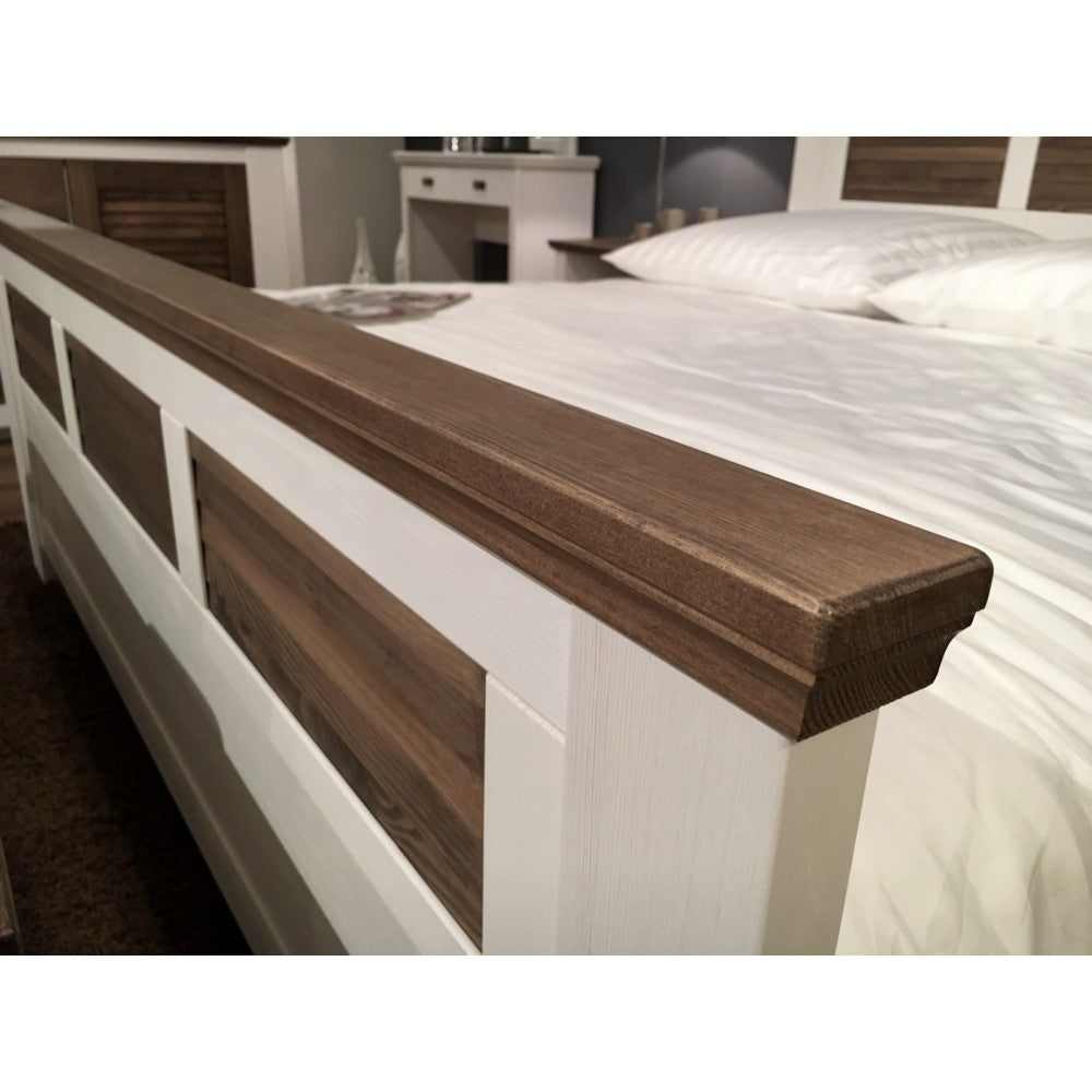 
                  
                    Doppelbett 200 x 200 cm Pinie massiv Laguna
                  
                