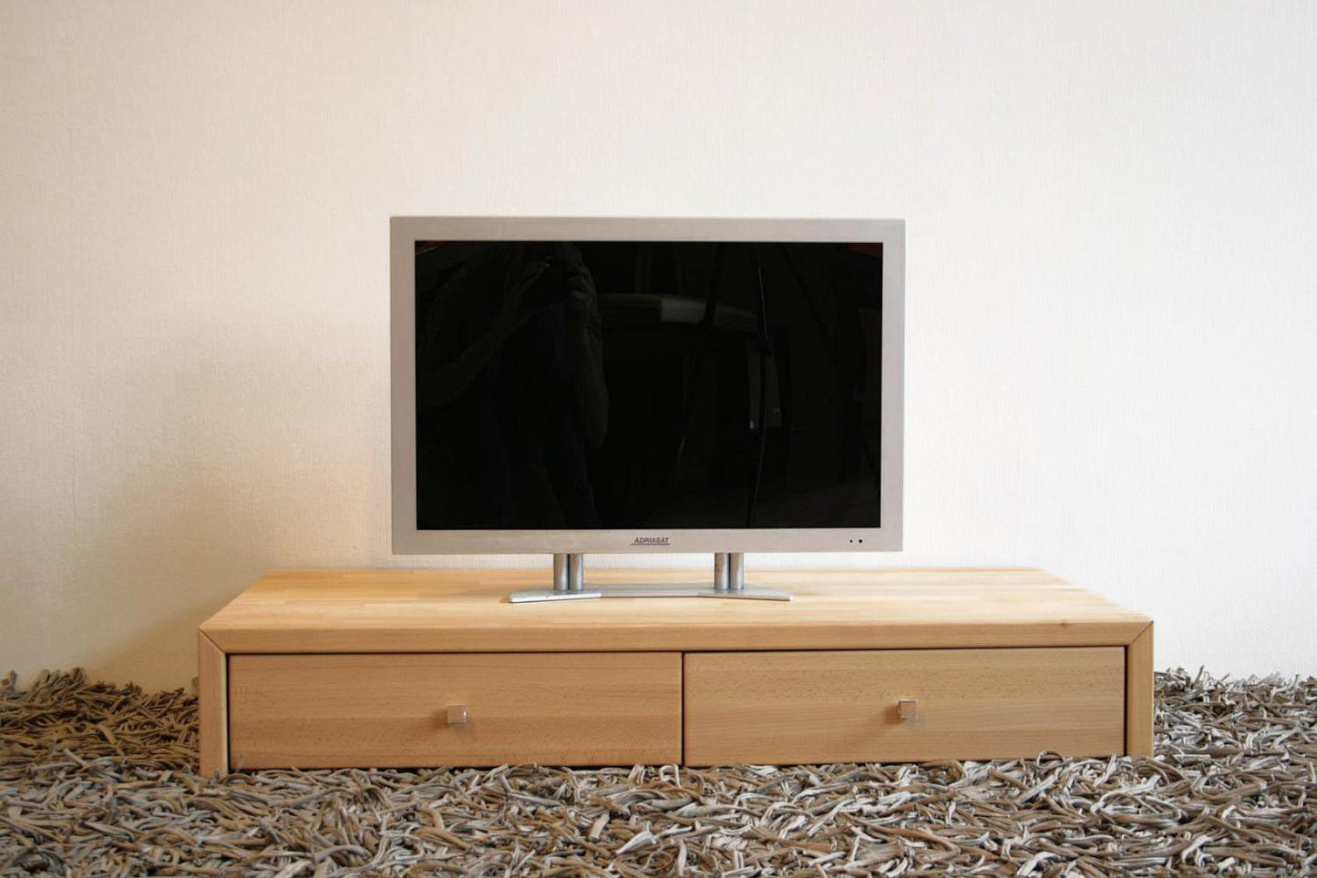 
                  
                    TV-Anrichte Buche massiv Domino 111-32
                  
                