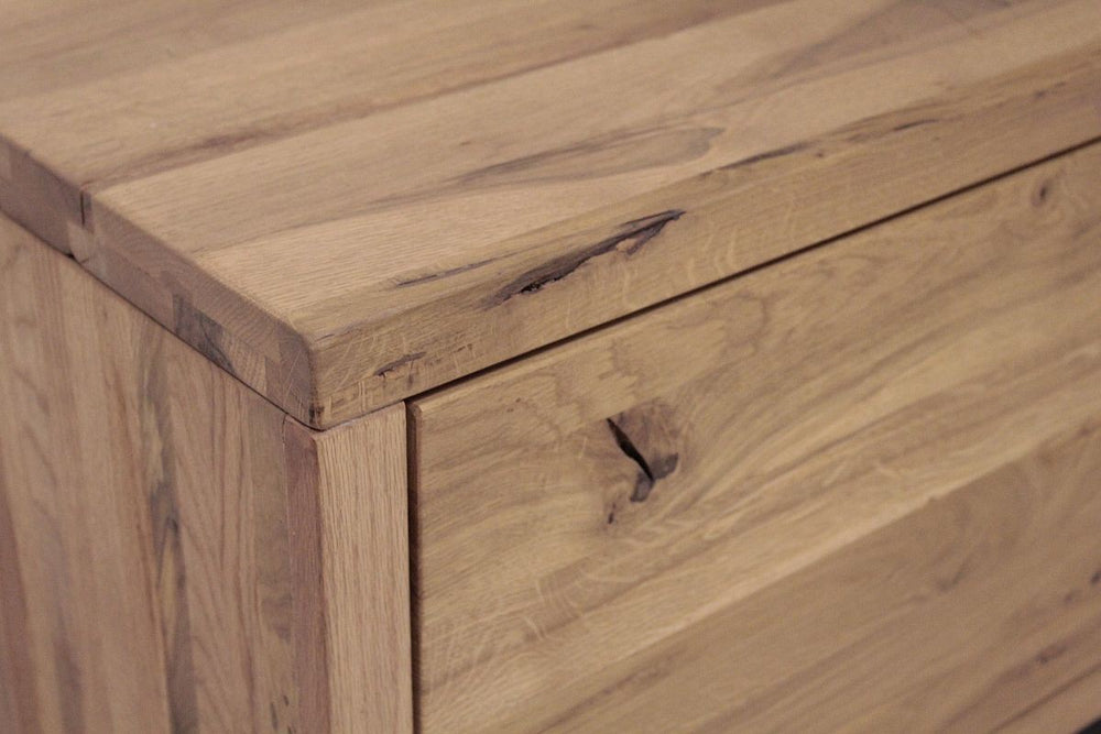 
                  
                    TV-Schrank Eiche massiv geölt Bestano
                  
                