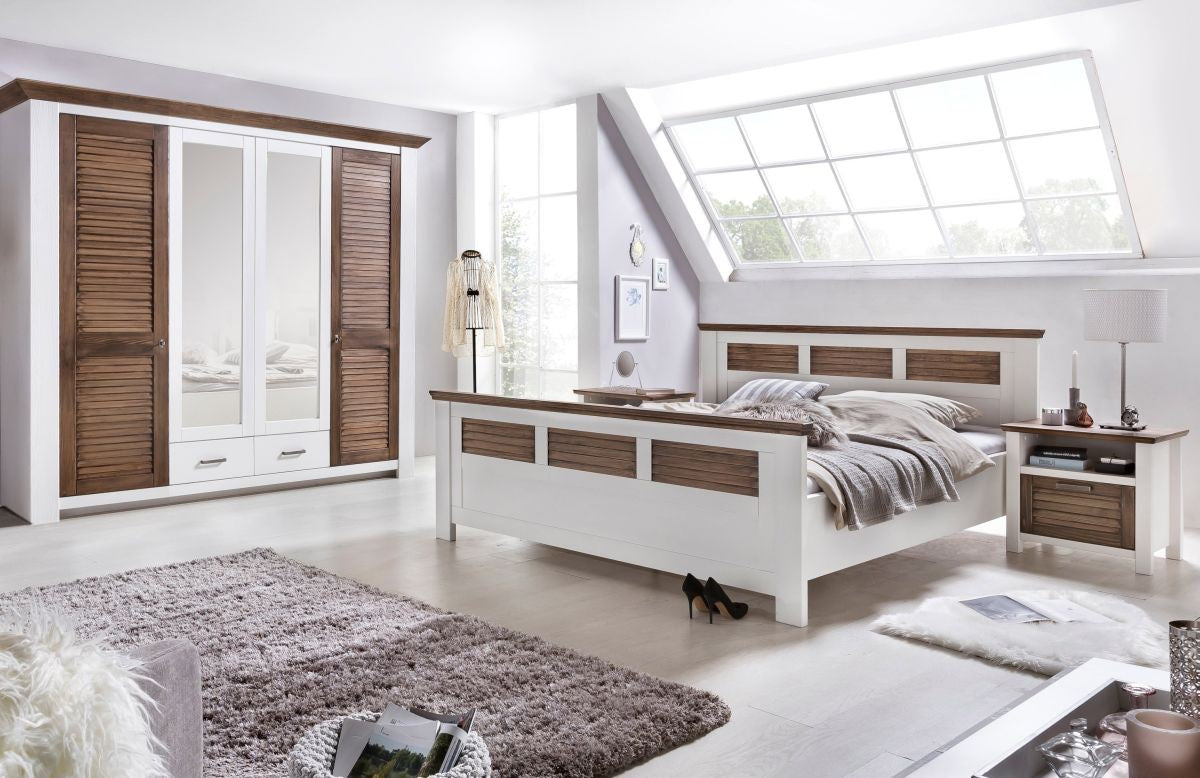 
                  
                    Kleiderschrank 4 trg. Pinie Fronten massiv Landhausstil Laguna
                  
                